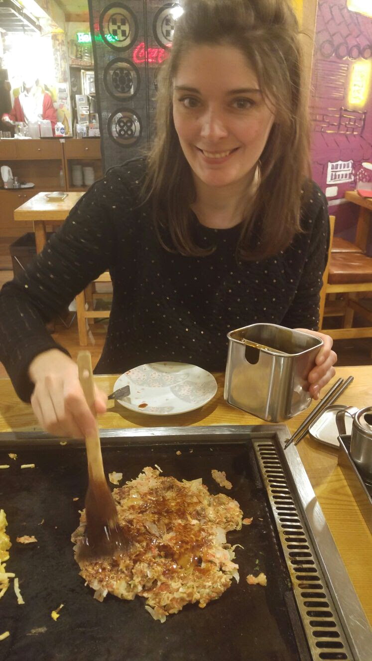 ... Et cuisiner nos propres okonomiyakis ! La vie à la Japonaise ....