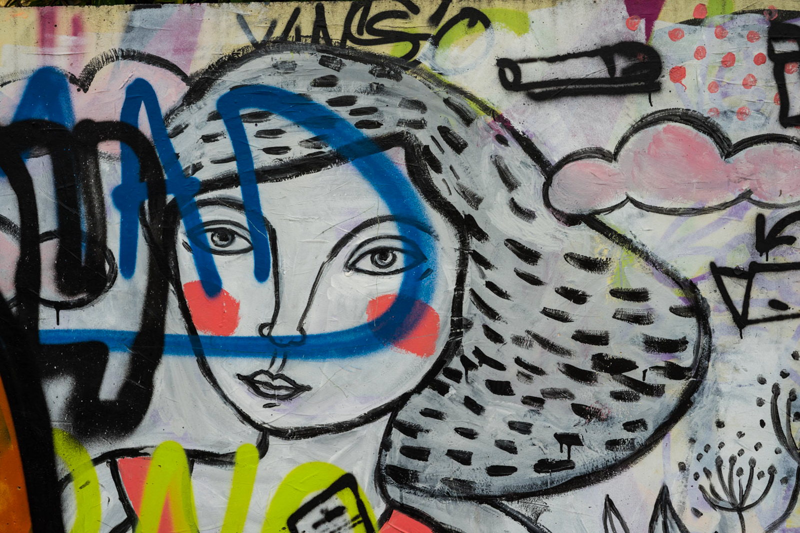 street art vitry-sur-seine, street art vitry, street art val-de-marne, street art banlieue paris, art urbain vitry, art urbain vitry-sur-seine, art urbain vitry, le guide du street art à paris, stéphanie lombard